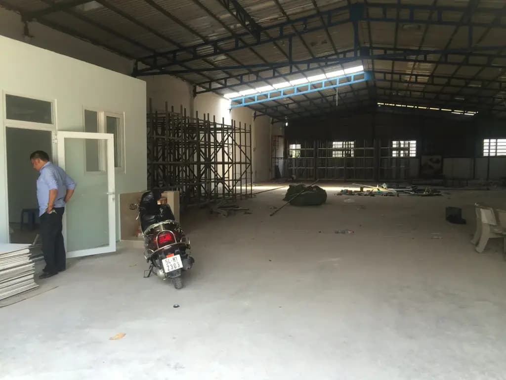 Main-NHÀ XƯỞNG CHO THUÊ 400M NGÃ TƯ GA THẠNH XUÂN QUẬN 12 GIÁ 38 TRIÊU LH: 0944977229-1
