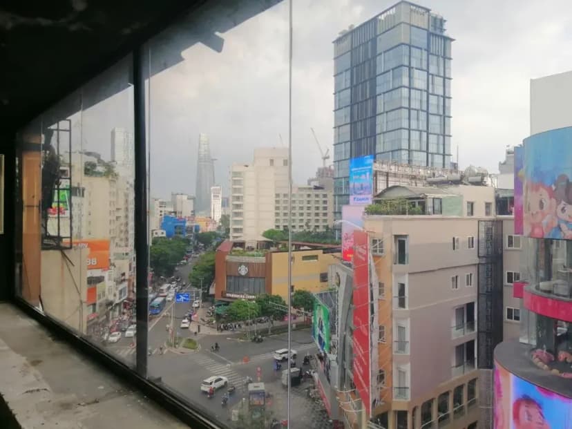 Mặt bằng: Cho thuê rẻ mặt bằng 160m2 thang máy Nguyễn Trãi, quận 1, Hồ Chí Minh