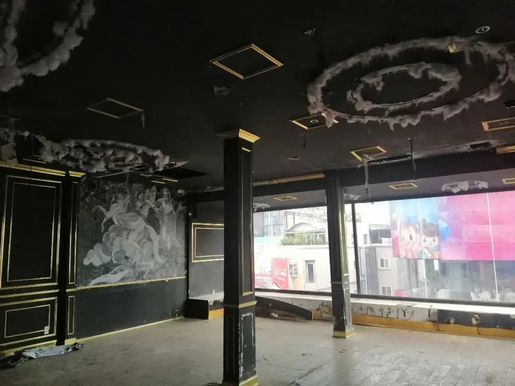 Main-Mặt bằng: Cho thuê rẻ mặt bằng 160m2 thang máy Nguyễn Trãi, quận 1, Hồ Chí Minh-1