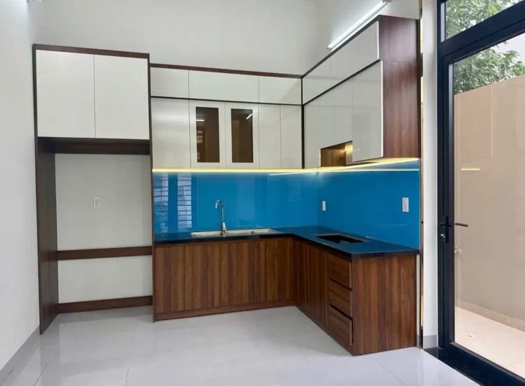 Main-Bán nhà 3 tầng mặt tiền đường xe hơi tránh, diện tích 105m2, Nguyễn Duy Trinh, Long Trường, Quận 9. TpHCM-2