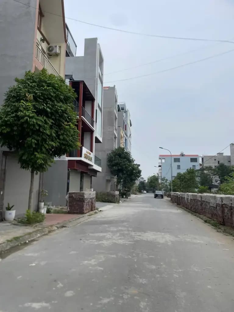 Bán đất 76.5m mặt 4.5m hướng đông nam giãn dân dãy CL9 nhìn vườn hoa khu 9 đại phúc. Làn 2 đường nguyễn quyền phường võ cường tỉnh bắc ninh
