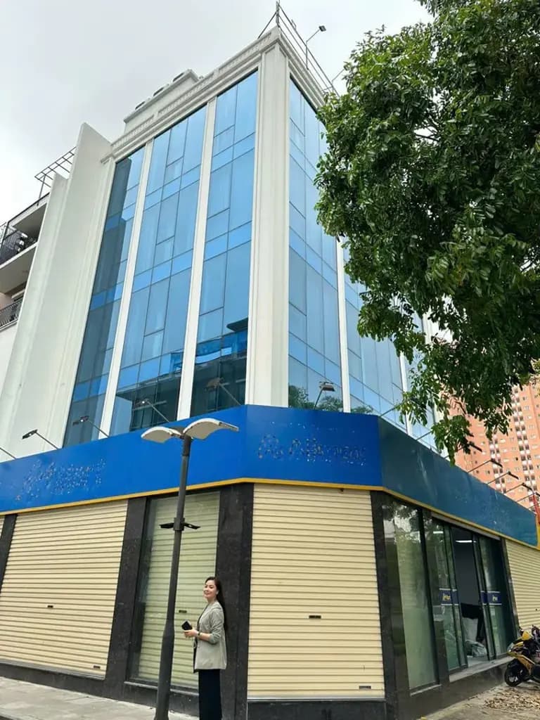 Main-Cho thuê Nhà Vũ Phạm Hàm 120m2,xây 5 tầng giá 60 triệu-0
