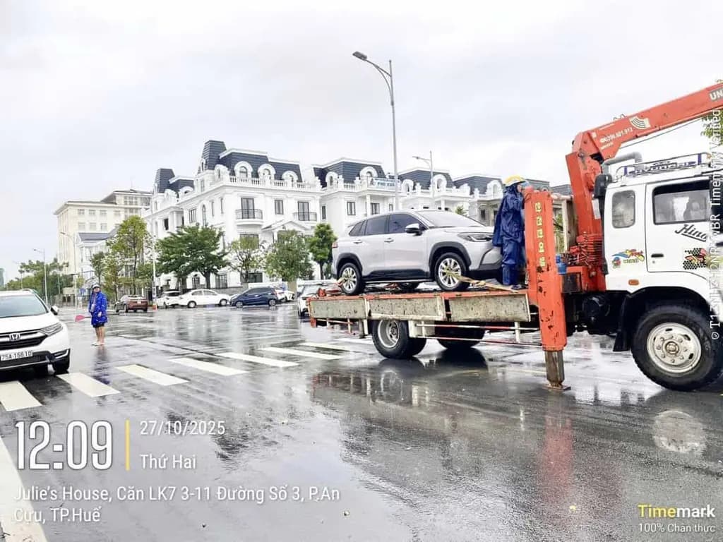 Main-HUẾ MƯA MÀ ĐƯỜNG PHÚ XUÂN CITY VẪN KHÔ RÁO NHƯ THẾ NÀY ĐÂY CẢ NHÀ ƠI!-3