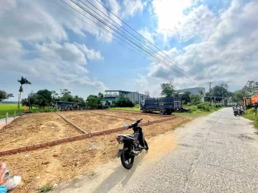 Main-Block 5 Lô Trục Chính Đường Kinh Doanh 7m5 - Giáp Hoà Khương Giá Chỉ 7xx Triệu-1