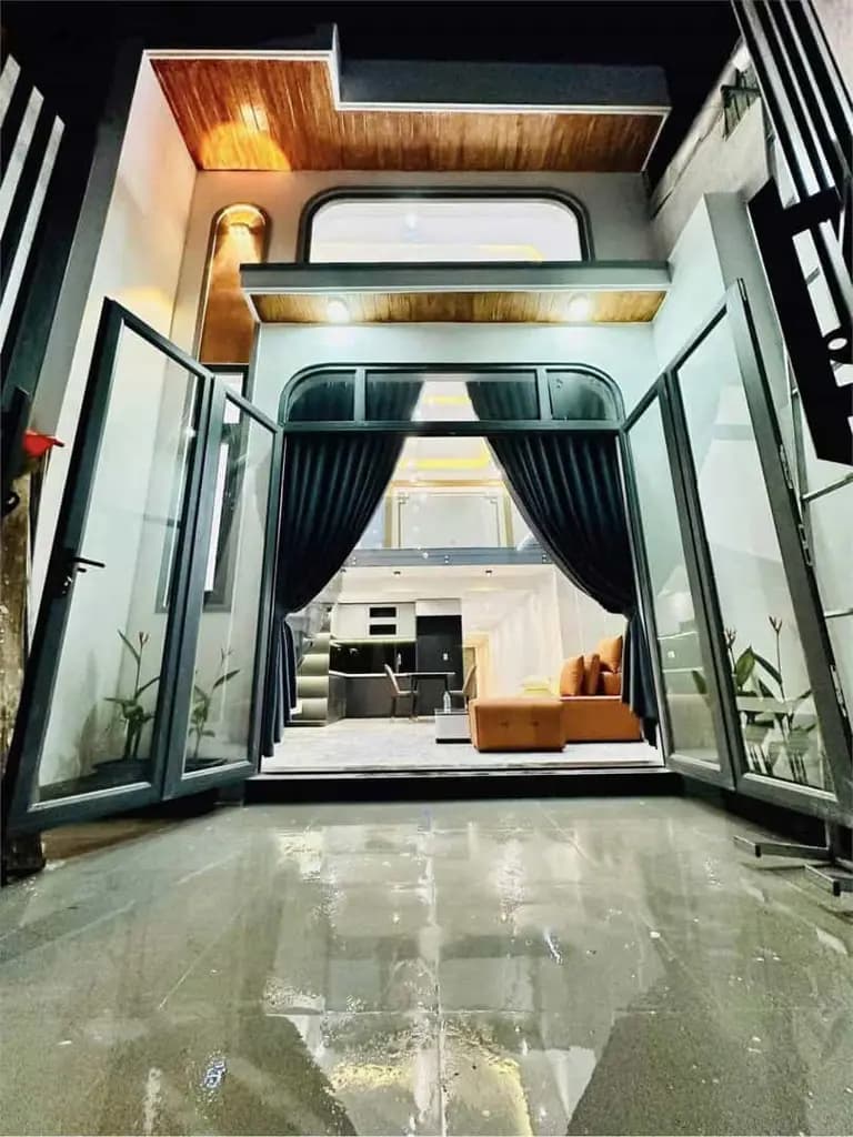 Gia đình về quê cần bán nhanh căn nhà mới xây chưa ở ngay tại trung tâm phường