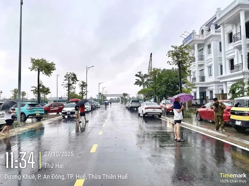 Main-HUẾ MƯA MÀ ĐƯỜNG PHÚ XUÂN CITY VẪN KHÔ RÁO NHƯ THẾ NÀY ĐÂY CẢ NHÀ ƠI!-2