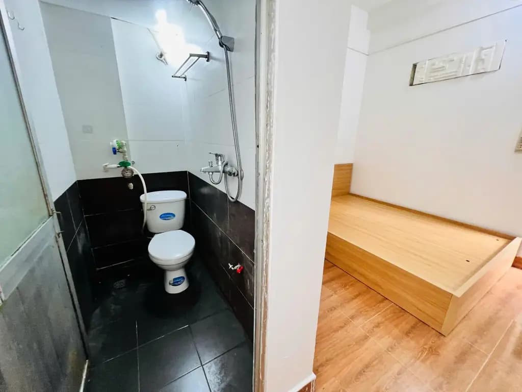 Main-🏠 Địa chỉ : Ngách 22 Ngõ 322 Mỹ Đình, Từ Liêm ⏰ Trống : 7p ———————— 💰 Giá 2tr8 🍁 Phòng đơn khép kín 🍁 Thang bộ-0