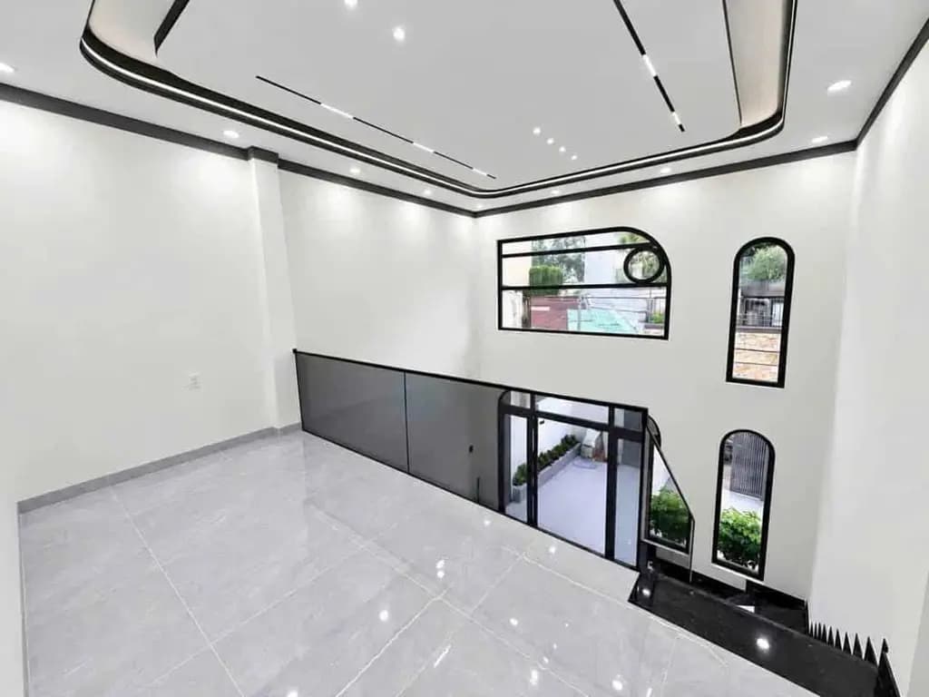Main-CĂN NHÀ GÁC LỬNG 5X18 SỔ HỒNG RIÊNG GẦN TRUNG TÂM-4