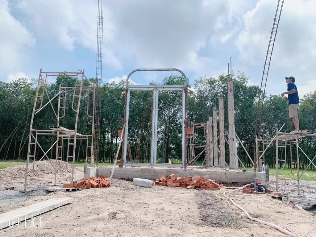 Main-Tìm Hàng Xóm Bán Lô Đất 275m kề Nhà Em Đang Xây Sổ riêng chỉ 335Tr ngay Ql13-3