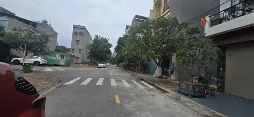 Bán đất nhìn vườn hoa tông đản khu y na kinh bắc. Diện tích 81m mặt tiền 4.5m hướng tây bắc. Phường kinh bắc thành phố bắc ninh