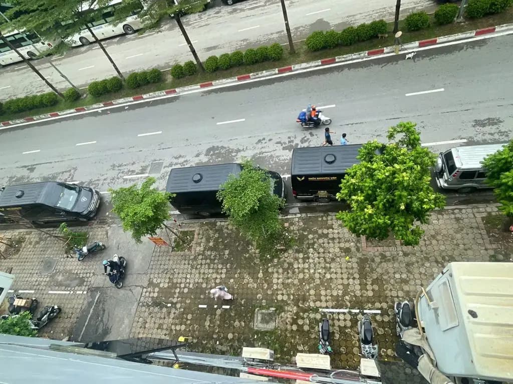 Main-Văn phòng 9 tr 70m2 cho thuê vị trí cực kỳ thuận tiện mặt đường Trần Vỹ-0