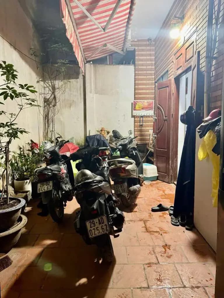 BÁN NHÀ HỒNG MAI- MẶT TIỀN RỘNG - MỖI TẦNG 2 PHÒNG NGỦ - NGÕ NÔNG GẦN PHỐ