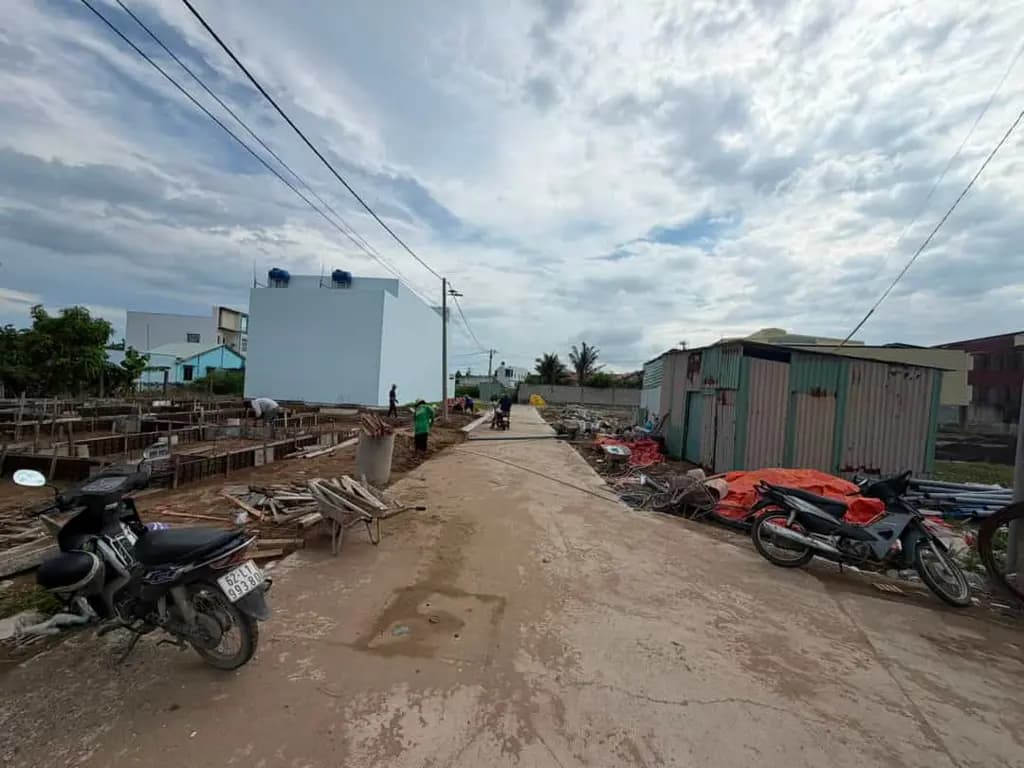 Main-Chú Tám có thằng con trai mắc nợ cần bán gấp miếng đất ở KCN Cầu Tràm-0