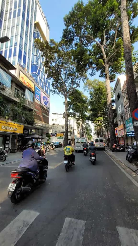 Khan Hiếm - MT Ngay Trần Quang Khải,Q.1 - 4,6x12m(5 tầng+TM)HĐT: 60tr - Gía: 22 tỷ