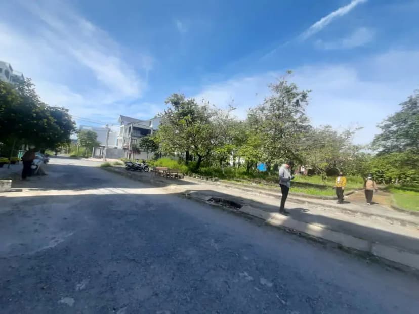 BÁN ĐẤT NỀN NHÀ PHỐ KDC 13E PHONG PHÚ – MẶT TIỀN RỘNG 20M, ĐƯỜNG Ô TÔ CÓ SỔ HỒNG