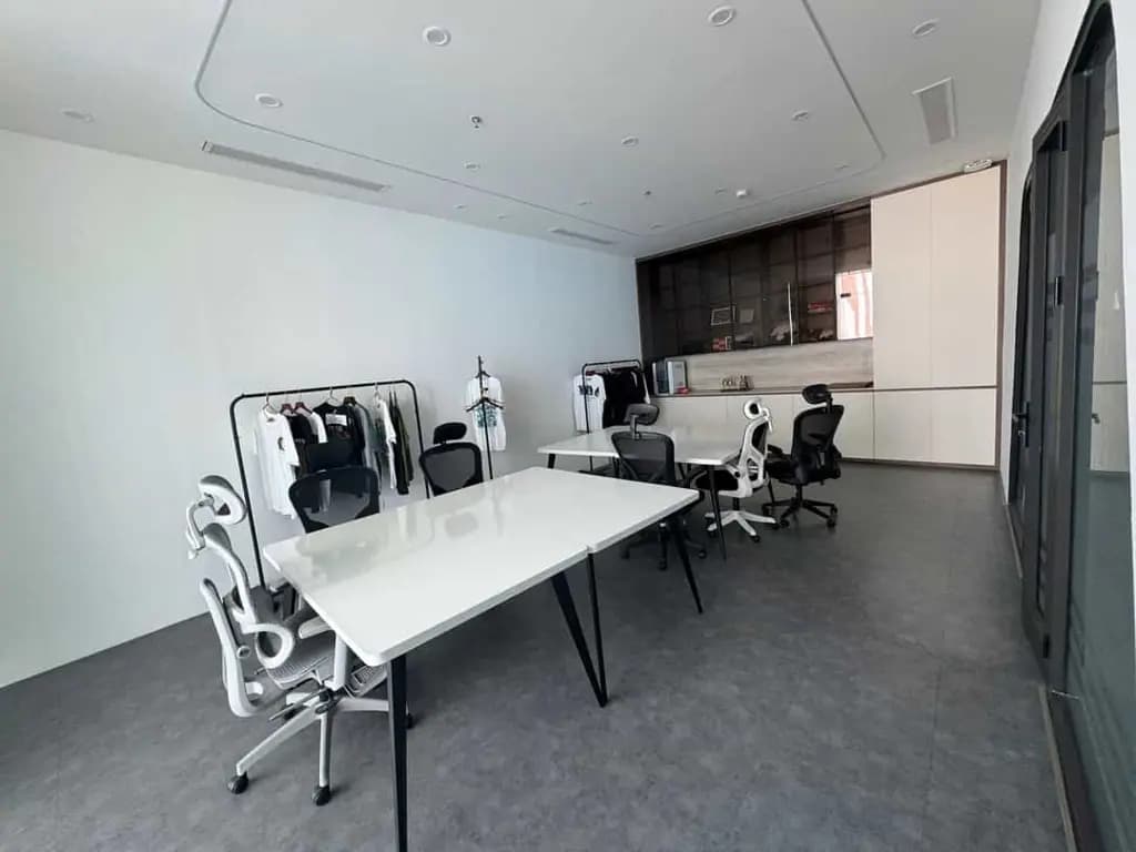 Main-CHO THUÊ VĂN PHÒNG 300M² FULL NỘI THẤT TẠI HANOI CENTERPOINT, GIÁ RẺ NHẤT THỊ TRƯỜNG-2