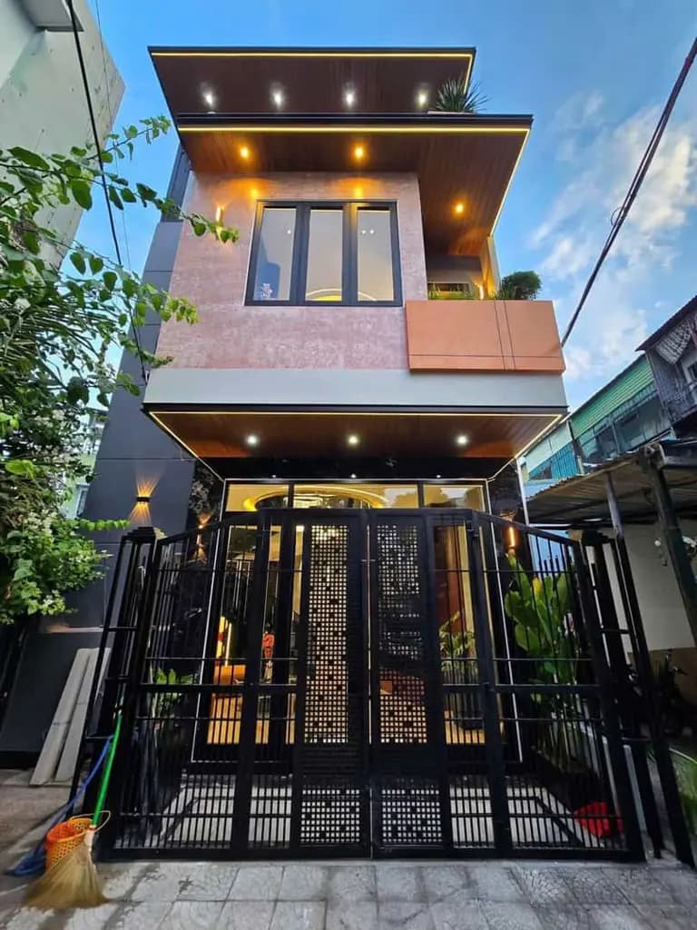 Main-EM CHUYỂN CÔNG TÁC CẦN BÁN NHANH NHÀ LẦU CẠNH CÂY XĂNG 75.-0