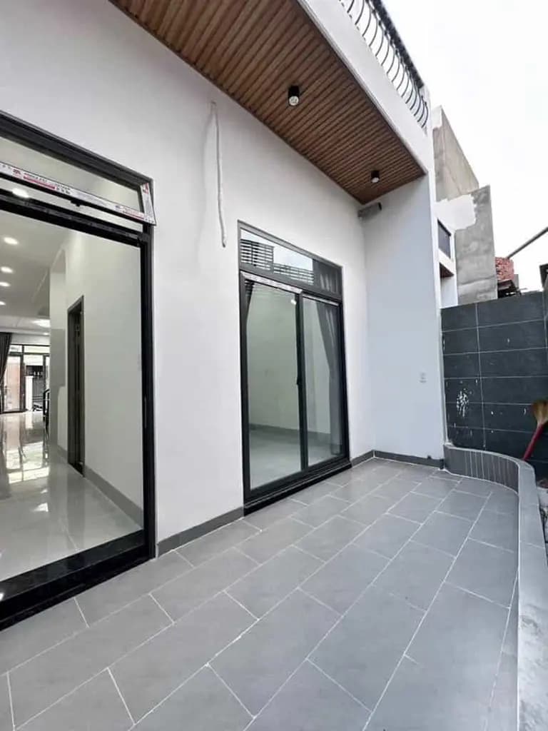 Main-- Gia đình anh trai trúng số chuyển lên Thảo Điền sống cần để lại căn nhà lầu ngay KDL Bửu Long-4