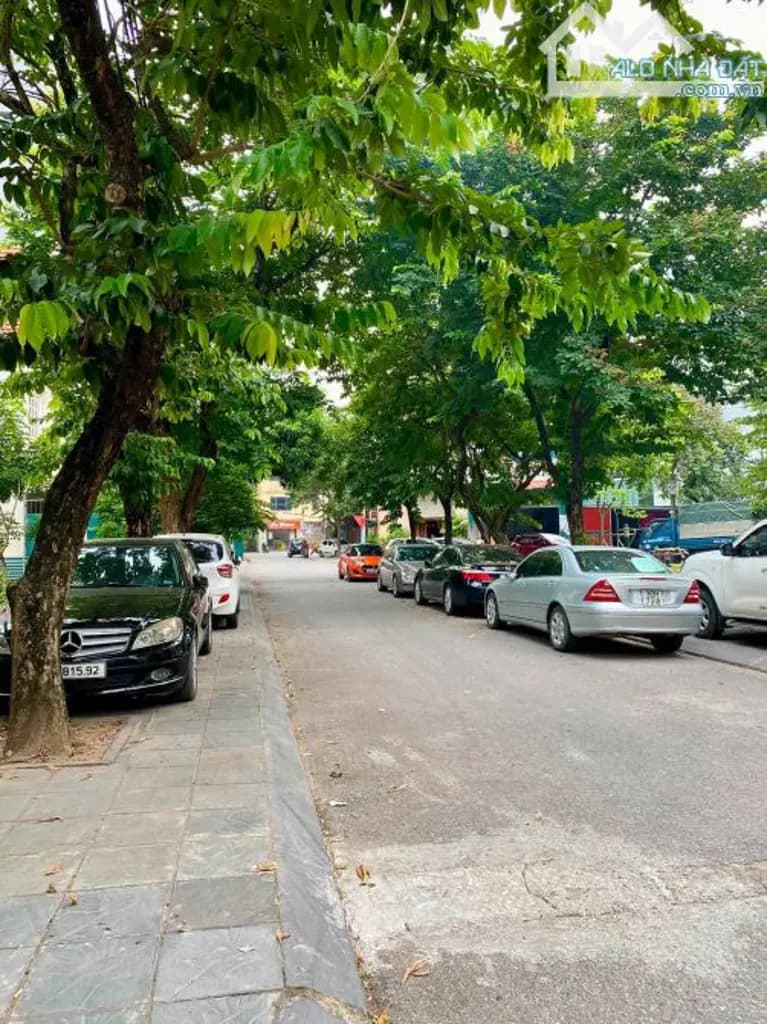 LÔ GÓC 7TẦNG THANG MÁY - NGỌC THUỴ - LONG BIÊN- NGÕ THÔNG Ô TÔ TRÁNH, VIEW HỒ, KINH DOANH