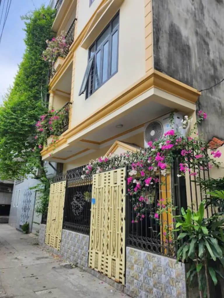 Main-Cho thuê nhà mặt ngõ rộng Văn Cao – Ba Đình, tiện kinh doanh, giá tốt-1