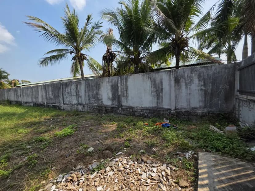 Bán Đất 790.7m2 (300 m2 thổ cư) hẻm đá bi 8m giá 4.4 tỷ cách Đường Nguyễn Thị Lắng 300m.