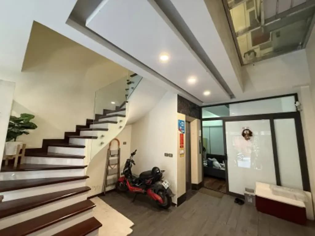 Main-Bán 62m - 6 Tầng - 4.5m.Mặt Tiền.( Mặt Phố Vân Hồ ) Hai Bà Trưng. Ô Tô Kinh Doanh-0
