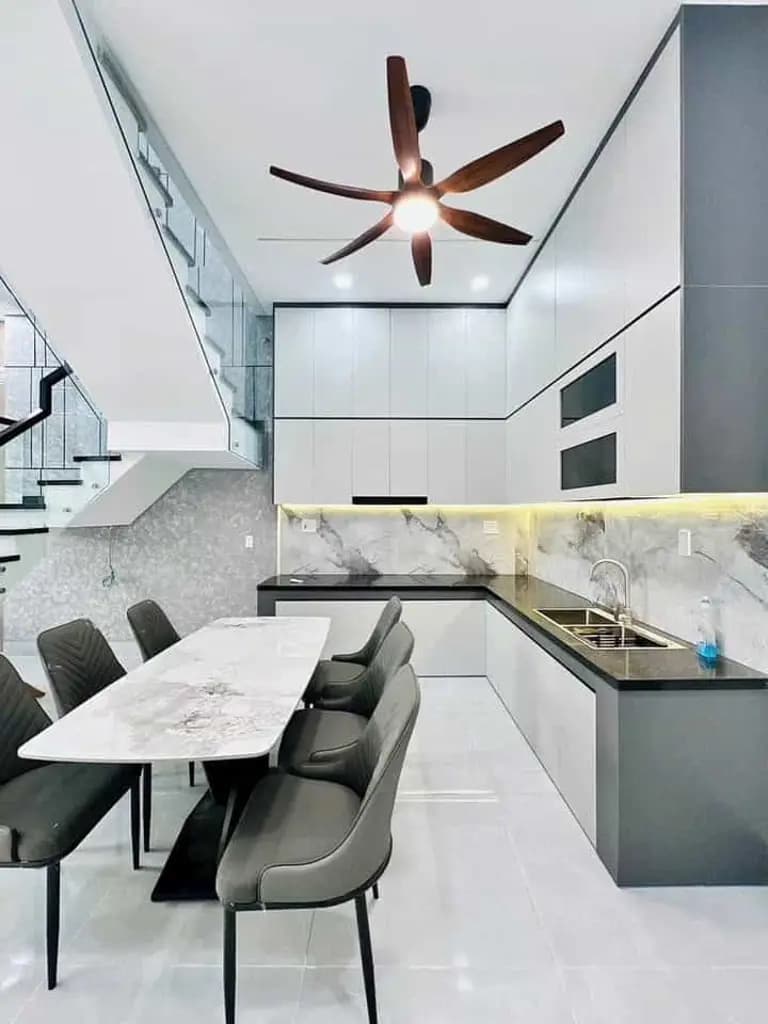 Main-- Gia đình anh trai trúng số chuyển lên Thảo Điền sống cần để lại căn nhà lầu ngay KDL Bửu Long-3