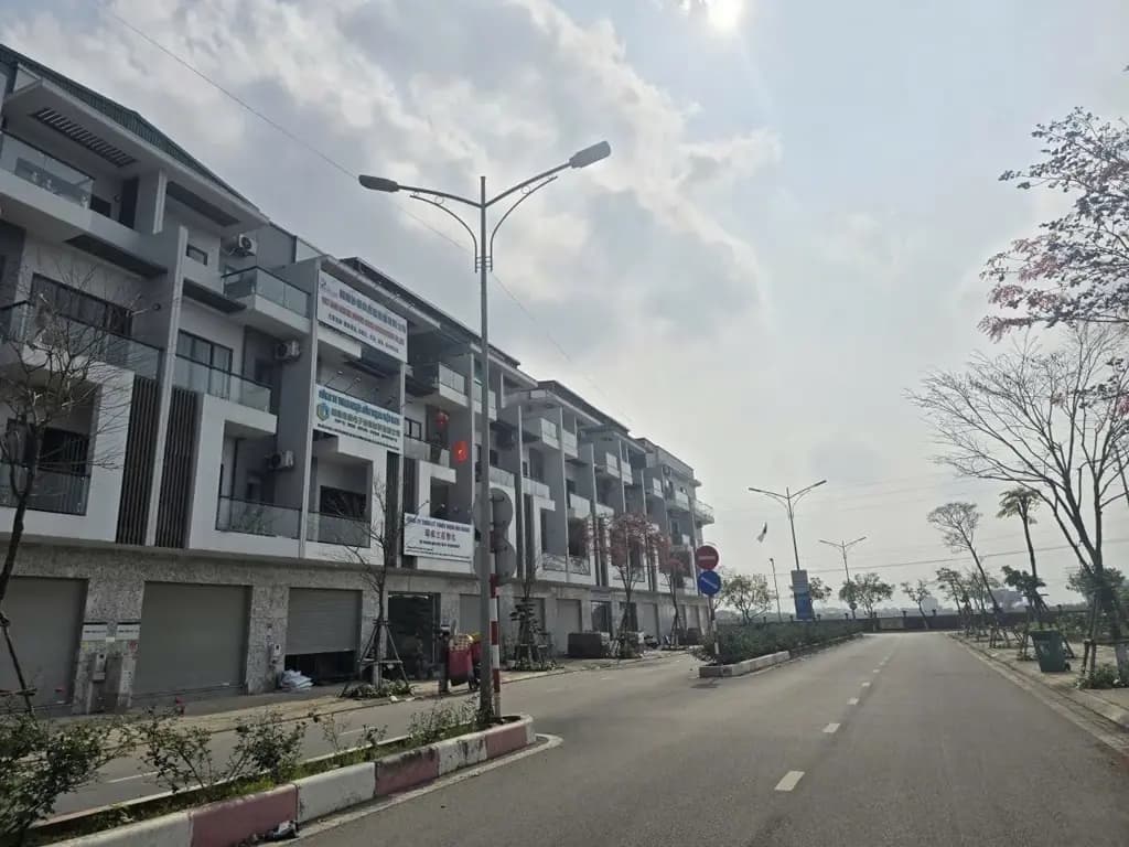 Main-Bán căn xây thô 4 tầng diện tích đất 75m mặt 5m hướng tây bắc. khu đô thị him lam đại phúc dãy CL1 trục chính nhìn chung cư. Phường võ cường tỉnh bắc ninh-0