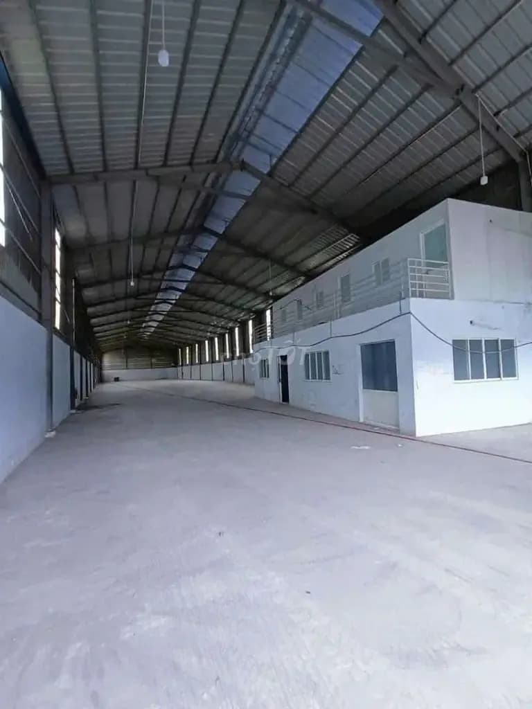 Main-Cho thuê Kho, nhà xưởng 1800m2 giá 100 triệu tại - Chọn - Phường Tân Hiệp Thị xã Tân Uyên Bình Dương-0