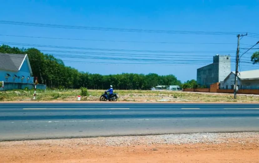 KẸT TỀN BÁN GẤP 700M2 ĐẤT THỔ CƯ SÁT KCN, CHỢ DÂN CƯ ĐÔNG TIỆN XÂY TRỌ, KD GIÁ 680TR
