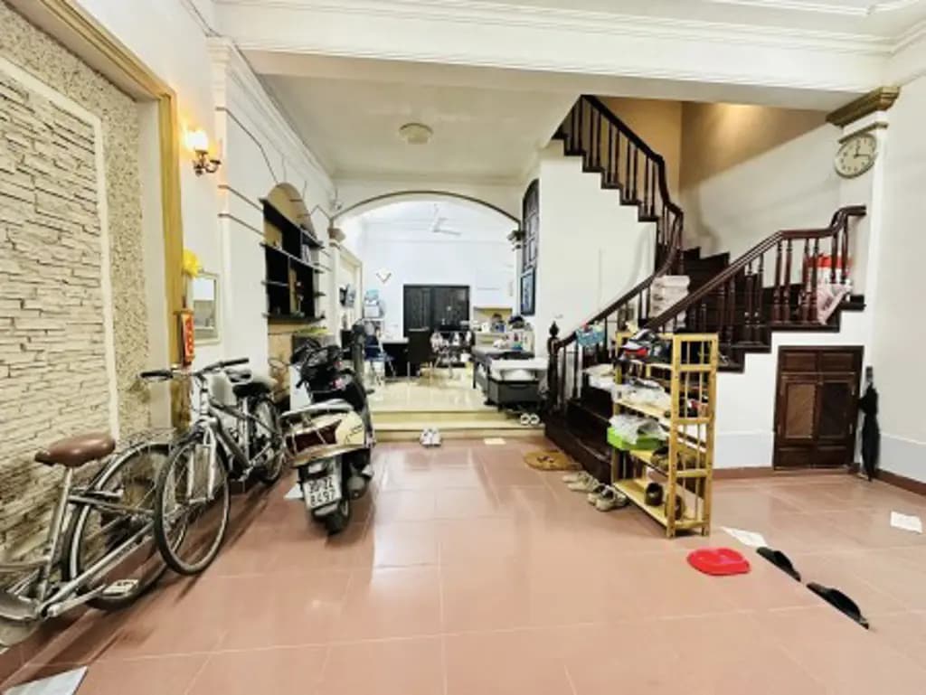 Main-Bán 73m – 4 Tầng – 6m.Mặt Tiền. ( Hoàng Quốc Việt ) Cầu Giấy. Ô tô kinh doanh-0