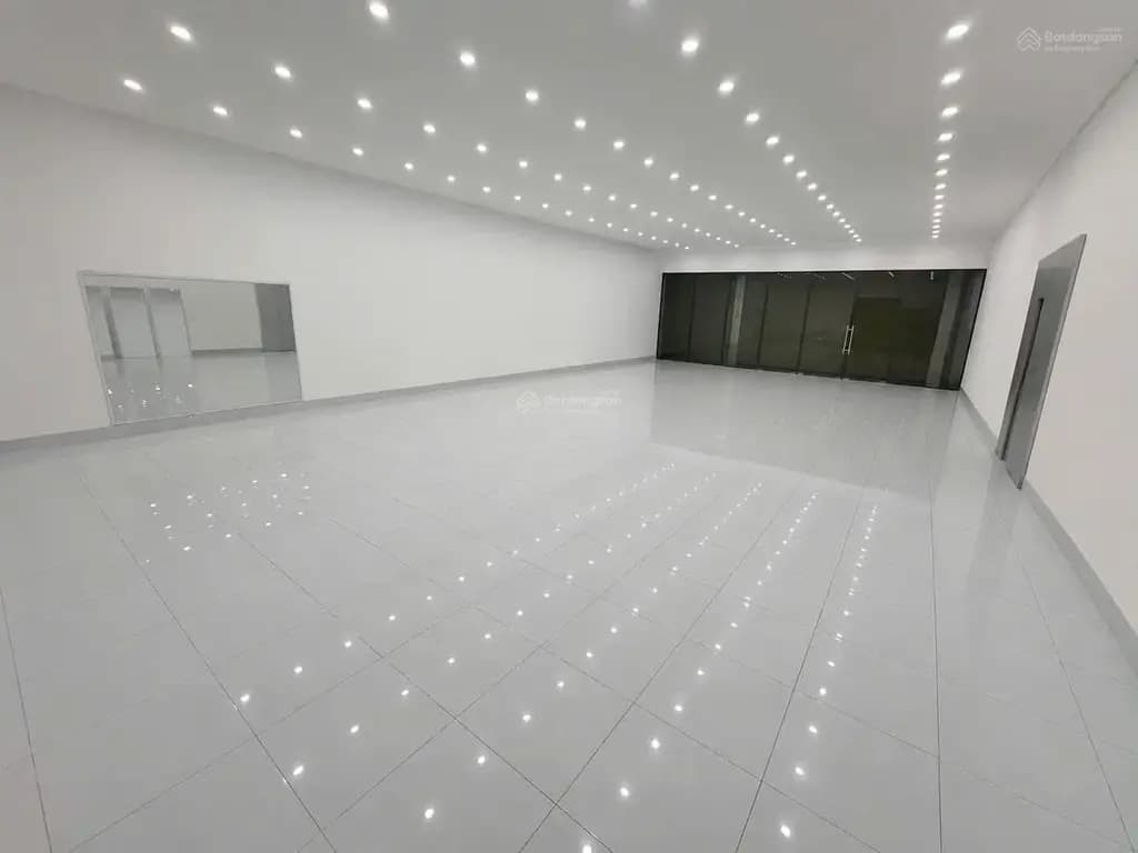 Main-Cho thuê nhà mặt tiền kinh doanh ngã 6 trung tâm Thủ Dầu Một - Diện tích :18x27 (500m²)-1
