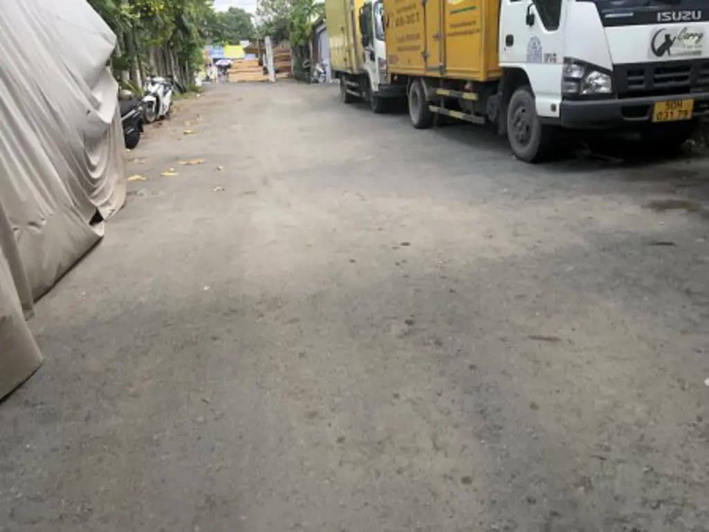 Main-Cho thuê kho xưởng 800m2 + sân bãi chung, ngã tư Ga-1