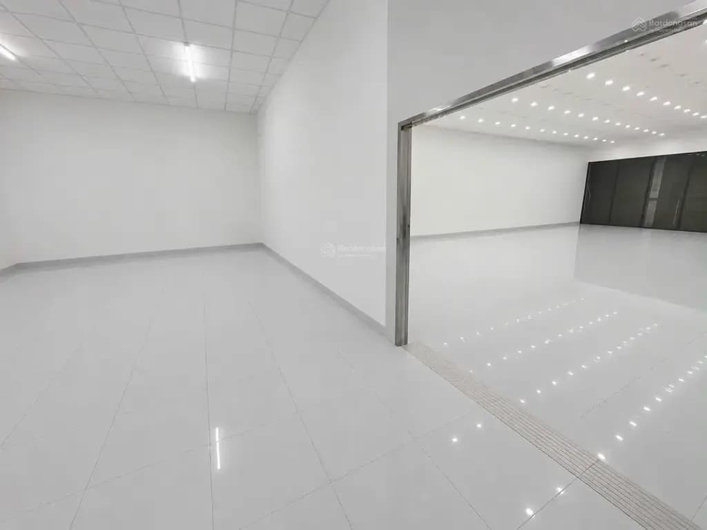 Main-Cho thuê nhà mặt tiền kinh doanh ngã 6 trung tâm Thủ Dầu Một - Diện tích :18x27 (500m²)-2