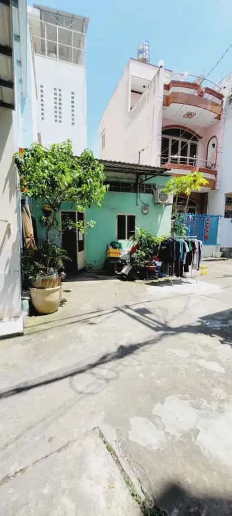 CHÍNH CHỦ CẦN BÁN NHÀ HẺM XE HƠI- GIÁP QUẬN 6- ĐỐI DIỆN BẾN XE MIÊN TÂY