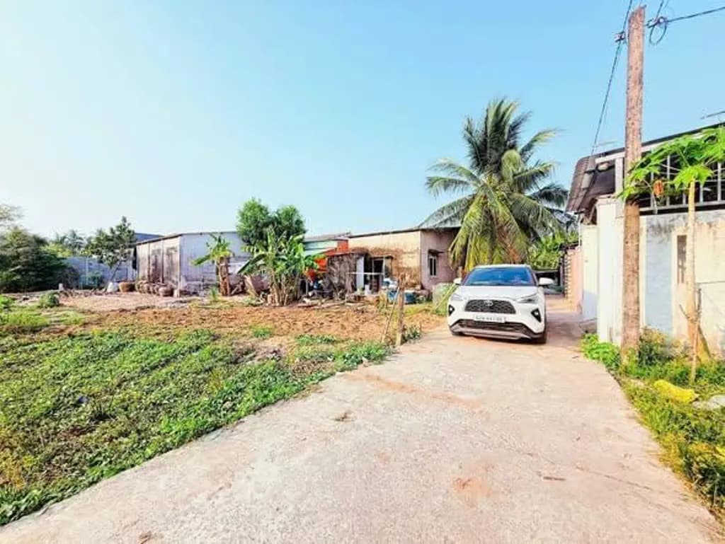 Main-Bán Đất 179.5m2 có sẵn 179.5 m2 thổ cư giá 3.7 tỷ tại hẻm Đường Châu Thị Kim Xã An Vĩnh Ngãi Thành phố Tân An Long An-0