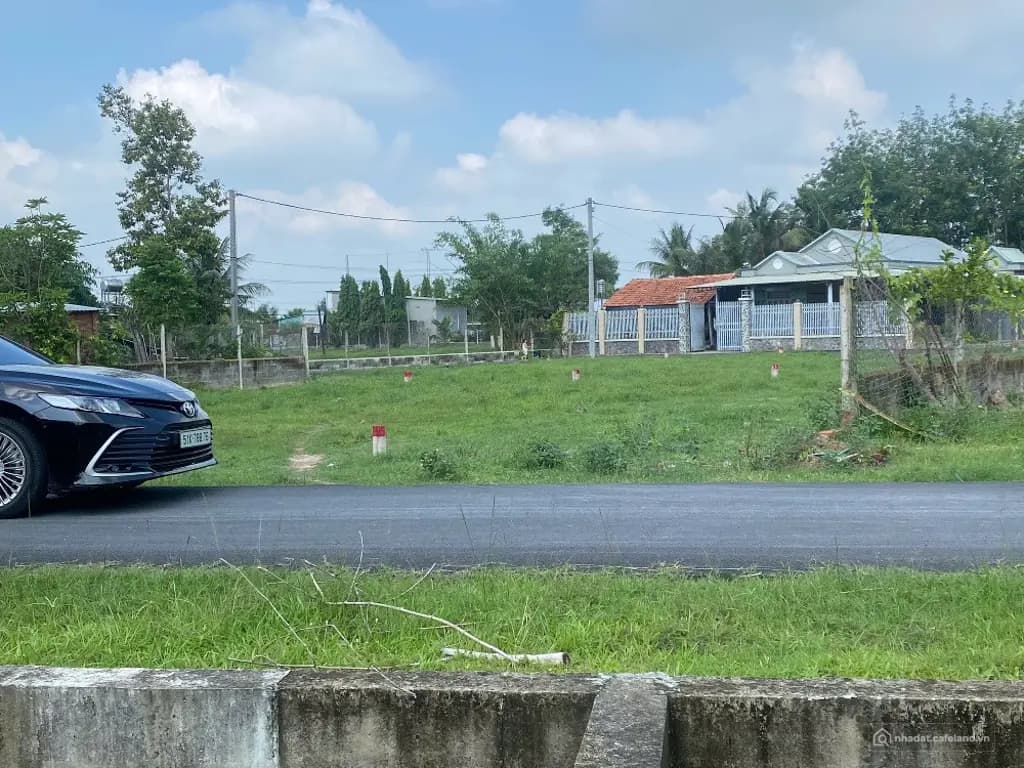 Main-1tỷ180tr mua ngay lô góc 2 MT lỗ sâu hơn 500tr (131m2, full thổ), dân cư đông-0