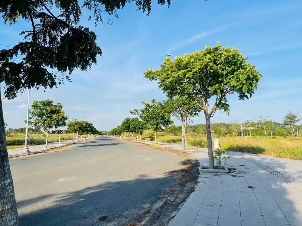 Main-Nhượng lại nền 100m2 5x20m, vị trí đẹp, giá ngộp chỉ 1,5 tỷ bao thuế phí sổ sẵn NH cho vay tới 80%-5