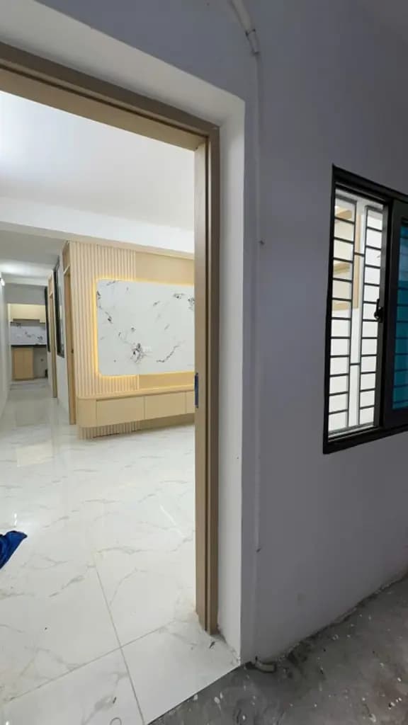 Main-Cho thuê căn hộ tập thể 2 phòng ngủ giá 7tr5 phố Bùi Ngọc Dương-1