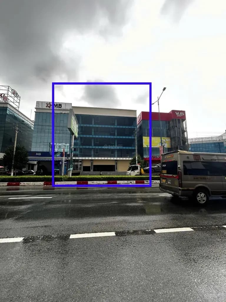 Cho thuê 3.500m2 mặt bằng tòa nhà QL13 trung tâm Thủ Dầu Một, HCM