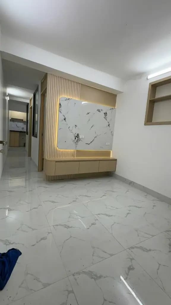 Main-Cho thuê căn hộ tập thể 2 phòng ngủ giá 7tr5 phố Bùi Ngọc Dương-2