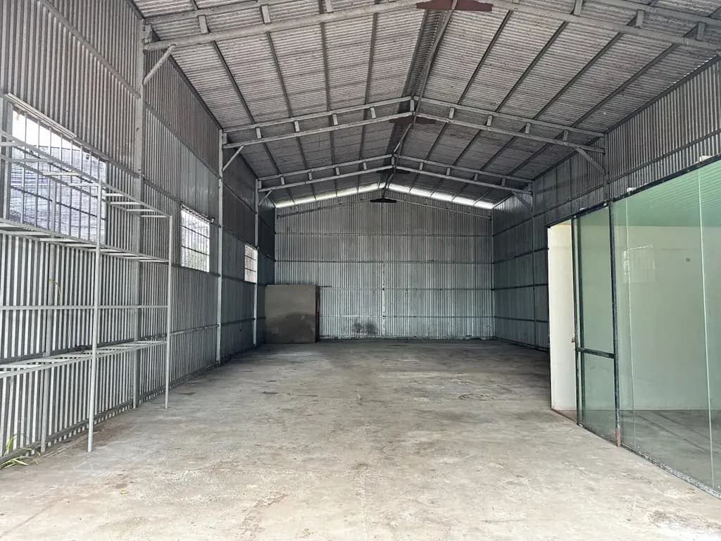 Main-Cho thuê Kho, nhà xưởng 300m2 giá 10 triệu mặt tiền đường xe container tại Tp Bến Tre-1