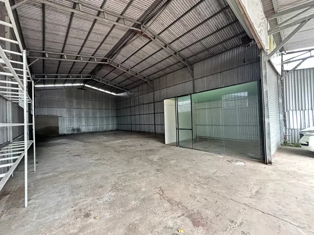 Main-Cho thuê Kho, nhà xưởng 300m2 giá 10 triệu mặt tiền đường xe container tại Tp Bến Tre-0