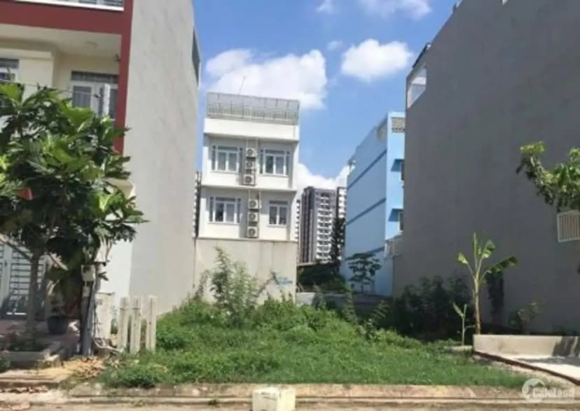 Bán gấp nền đất đã có sổ, cách BXQ8 chỉ 2km. Liên hệ 0932068012