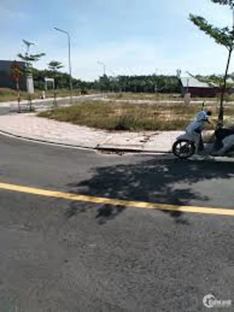 Main-CHỦ GỬI 1000M2 ĐẤT TC CÓ SẴN VƯỜN MÍT ĐANG THU HOẠCH CẠNH CHỢ VÀ UBND CHỈ 550TR-7