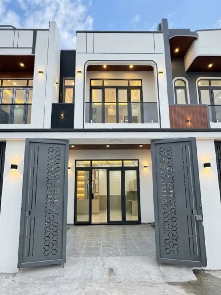 SIÊU ĐẸPNHÀ HOÀN THIỆN 5x19 SỔ HỒNG RIÊNG VỪA HOÀN THIỆN ĐỦ NỘI THẤT