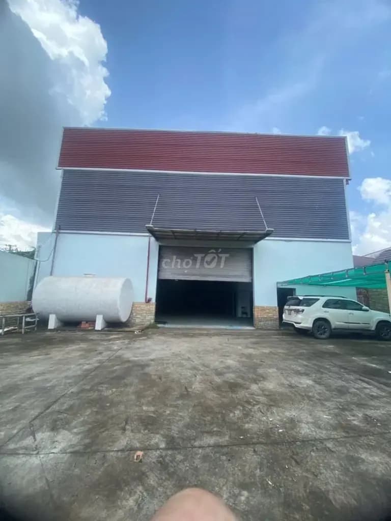 Main-Cho thuê 100m2 làm kho xưởng, sân thể thao – Mặt tiền xe tải – Có PCCC-1