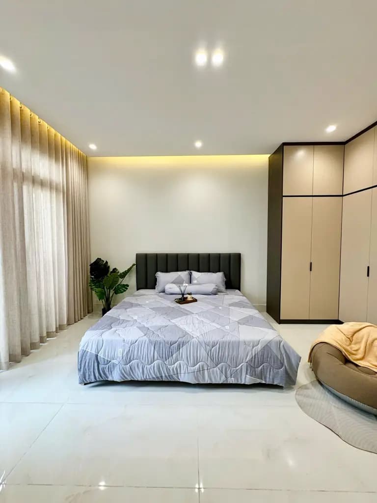 Main-NHÀ MẶT TIỀN ĐÌNH QUỚI AN – ĐƯỜNG 12M, VỈA HNHÀ MẶT TIỀN ĐÌNH QUỚI AN – ĐƯỜNG 12M, VỈA HÈ – GARA Ô TÔ – FULL NỘI THẤT – HẠ CÒN 8,78 TỶÈ – GARA Ô TÔ – FULL NỘI THẤT – HẠ CÒN 8,78 TỶ-9