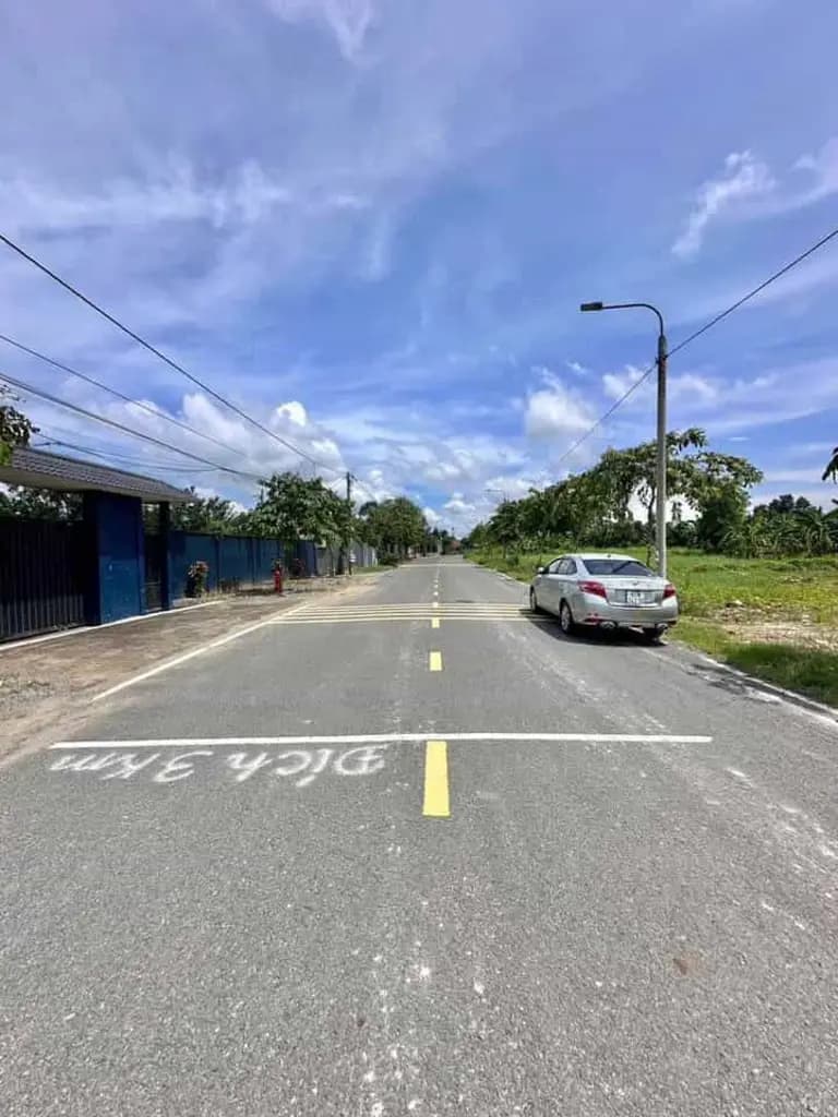 Cần bán lô đất ở gần sông , mặt tiền