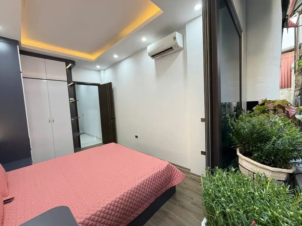 Main-Cho thuê nhà 5 tầng tại Bạch Mai - Ô tô đỗ cửa- Full nội thất xịn-1